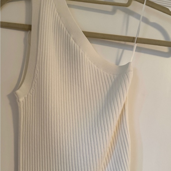 Zara One Shoulder Knit White Top in Size Small perfect for summer - Picture 1 of 2